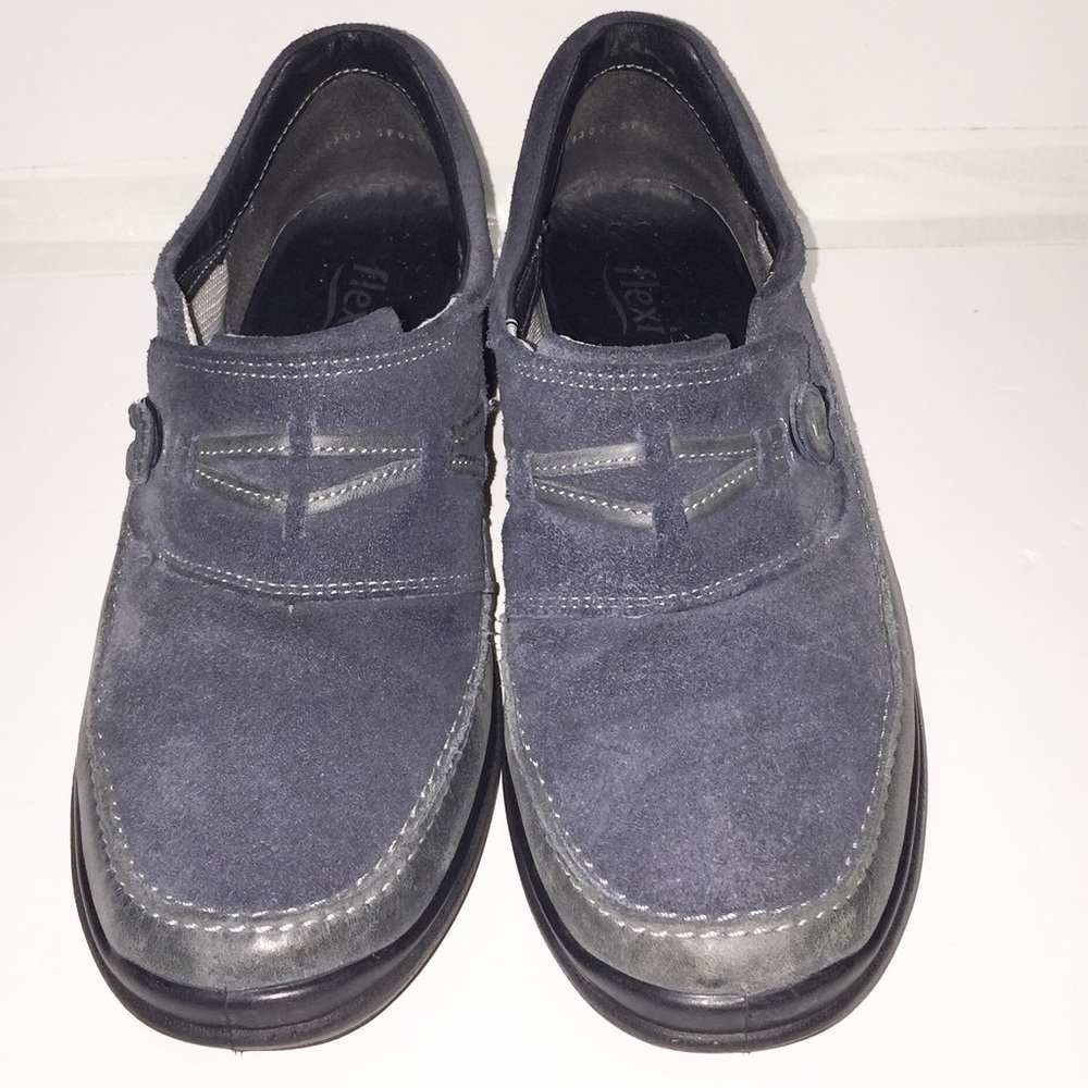 Flexi-suede wedge loafer